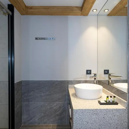 Mgm & Residences - Elena Apartahotel