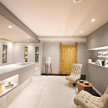 Apartahotel Mgm & Residences - Elena 4*